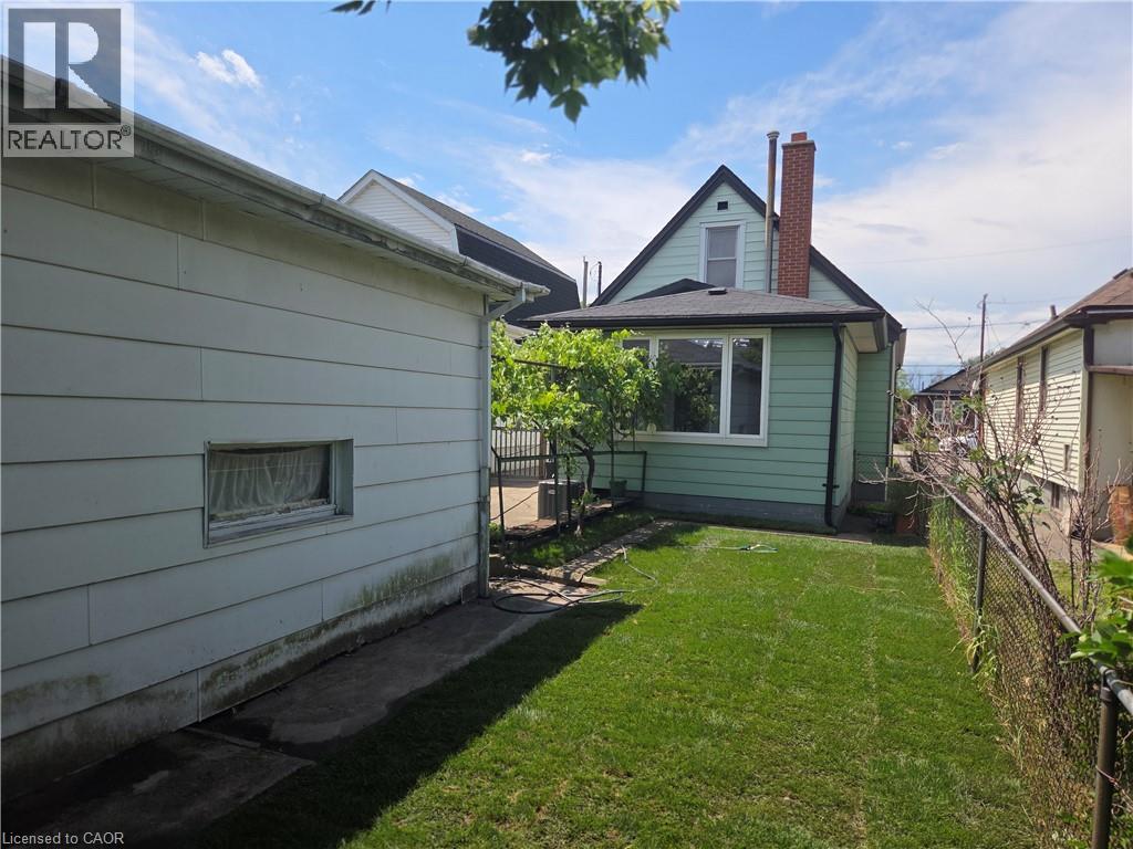 156 ADELINE Avenue - 28