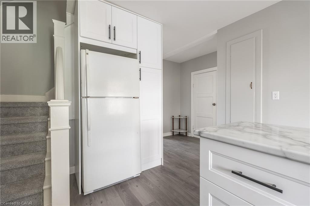 156 ADELINE Avenue - 10