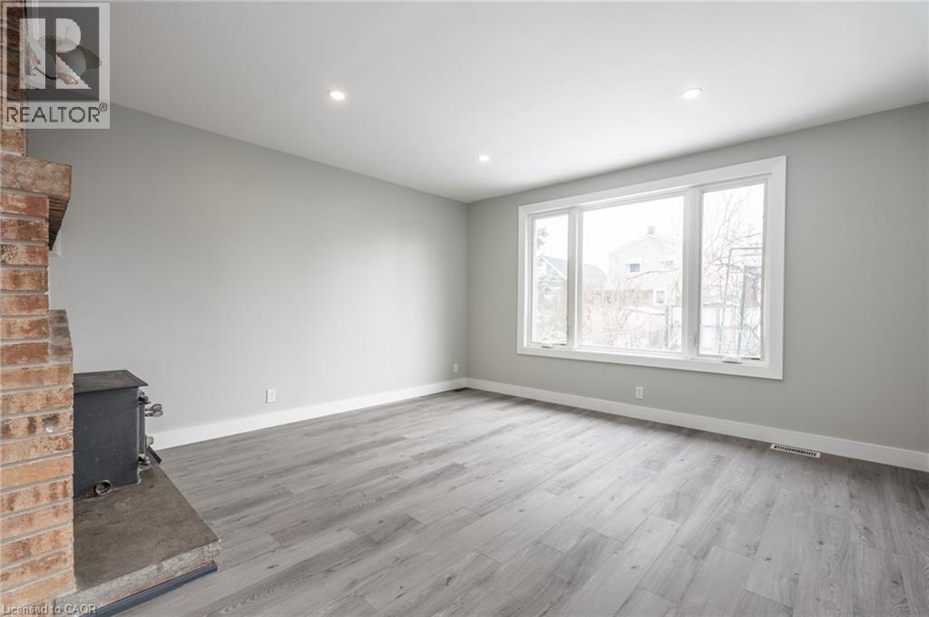 156 ADELINE Avenue - 11