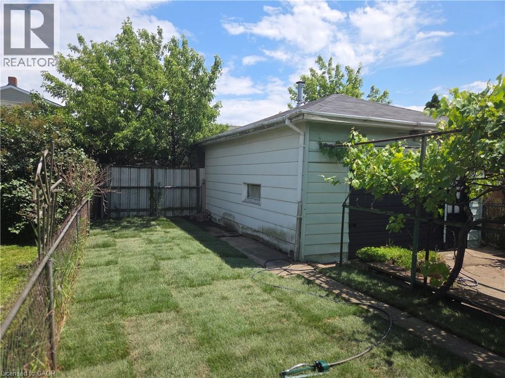 156 ADELINE Avenue - 27