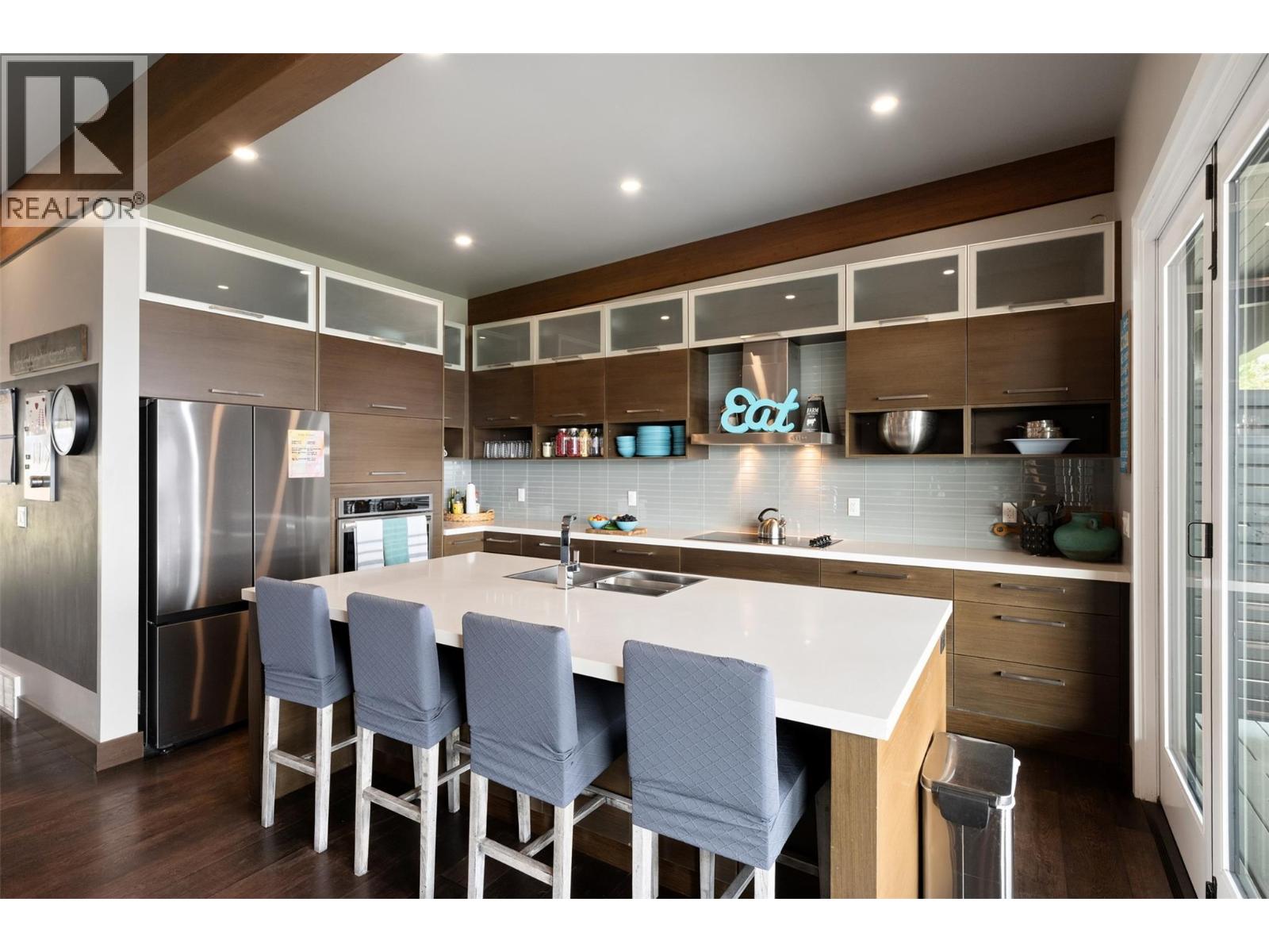 111 Hyslop Drive - 6