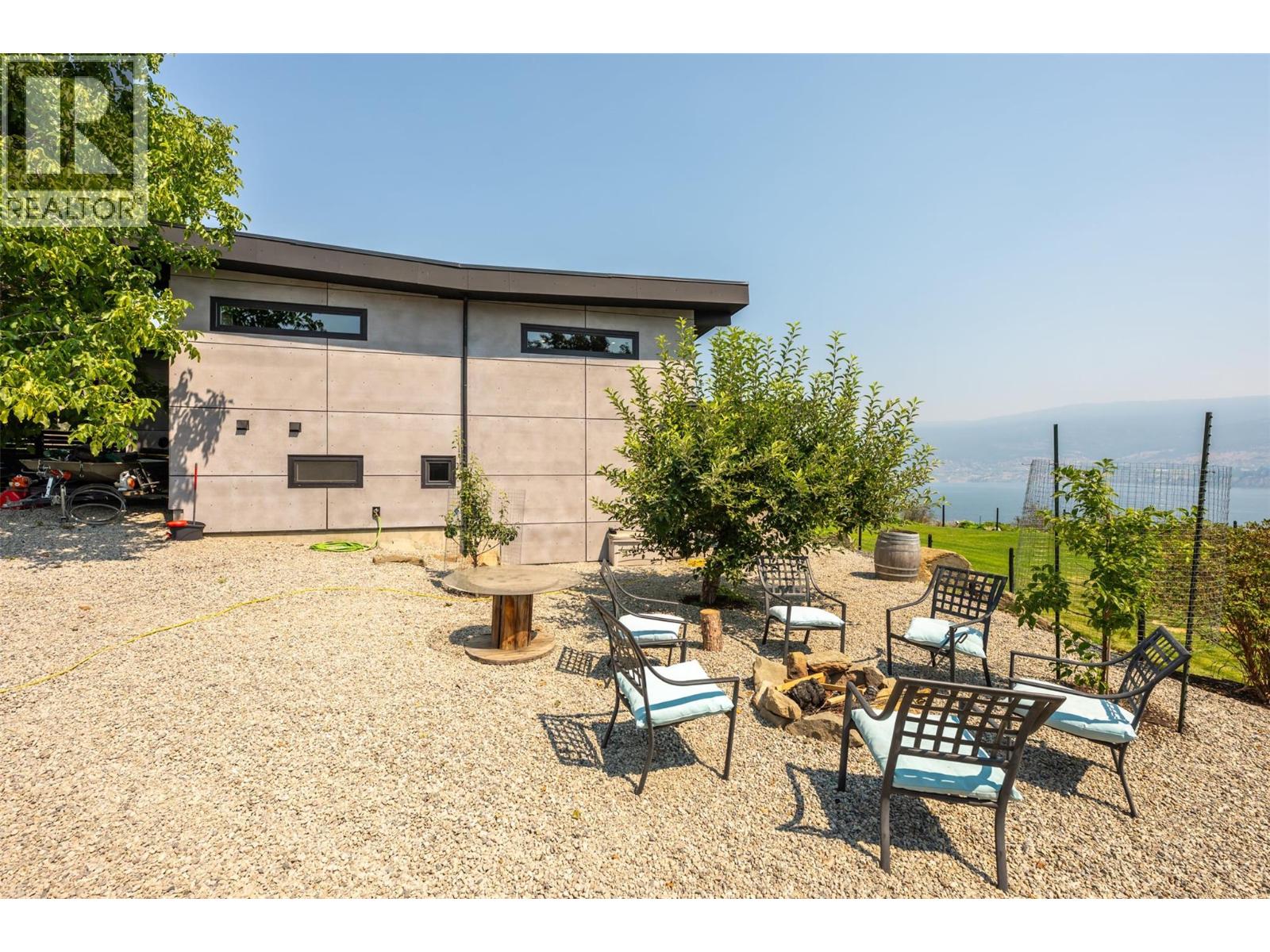 111 Hyslop Drive - 53