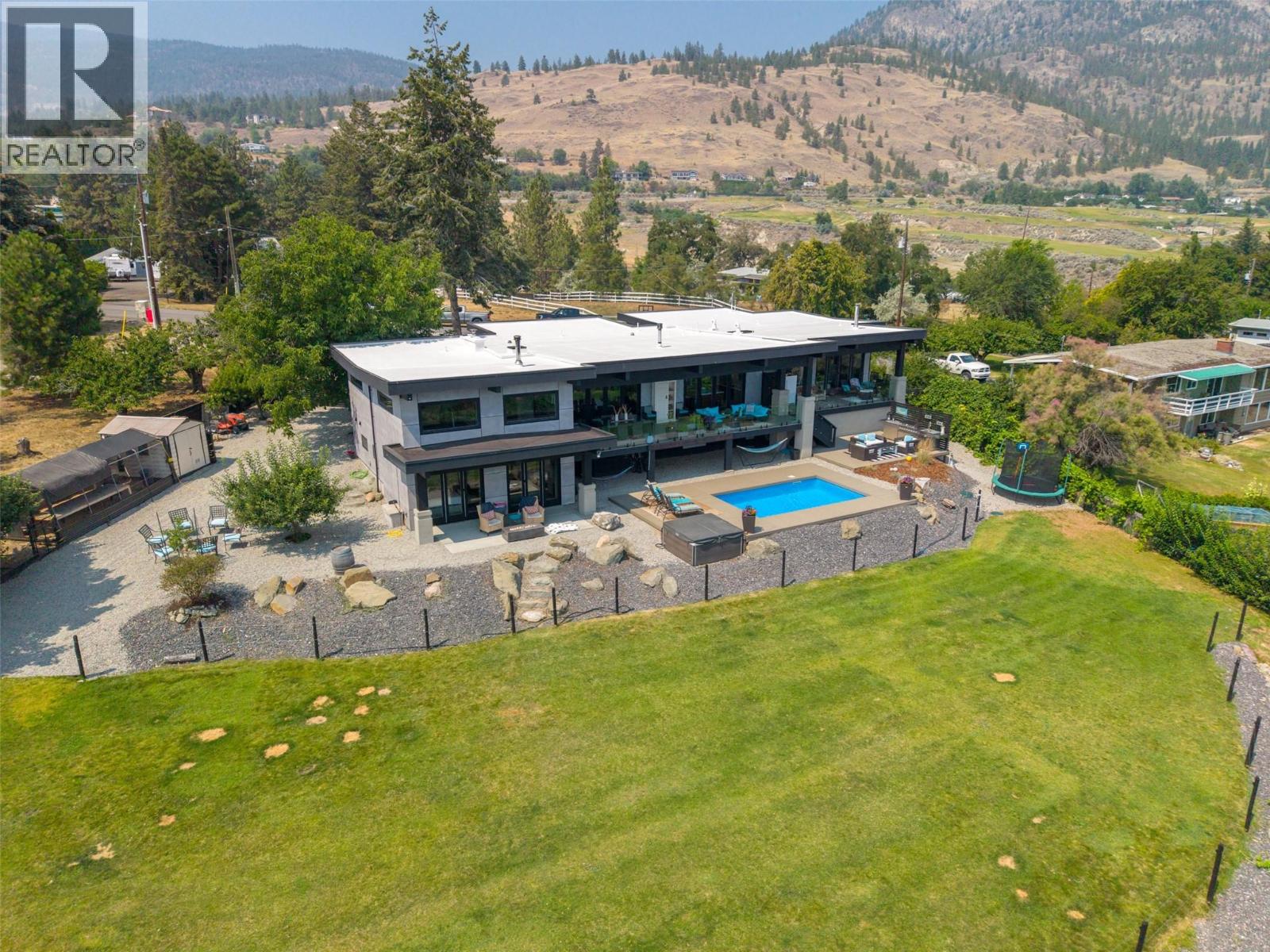 111 Hyslop Drive - 60