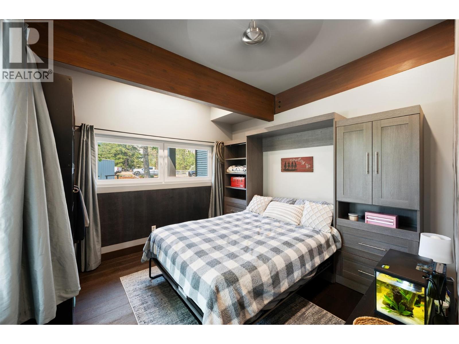 111 Hyslop Drive - 17