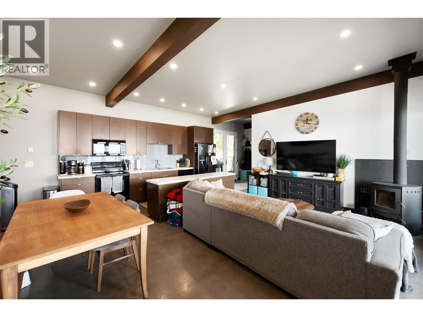 111 Hyslop Drive - 26