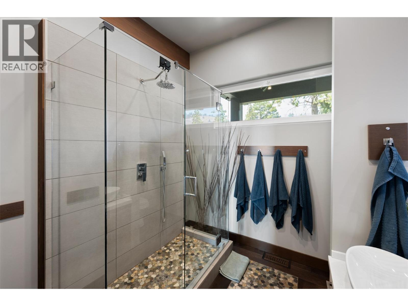 111 Hyslop Drive - 22
