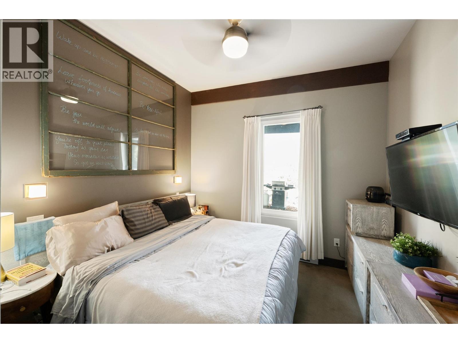 111 Hyslop Drive - 28
