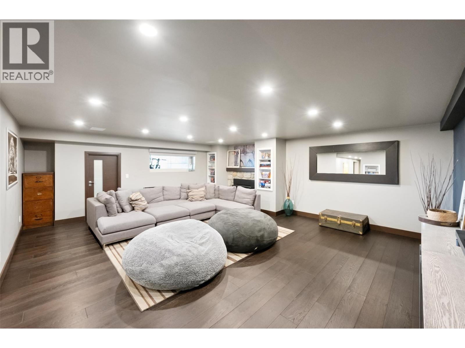 111 Hyslop Drive - 39