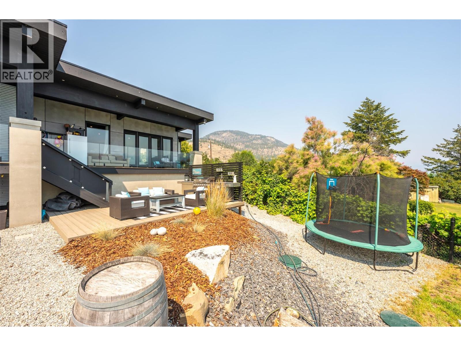 111 Hyslop Drive - 52