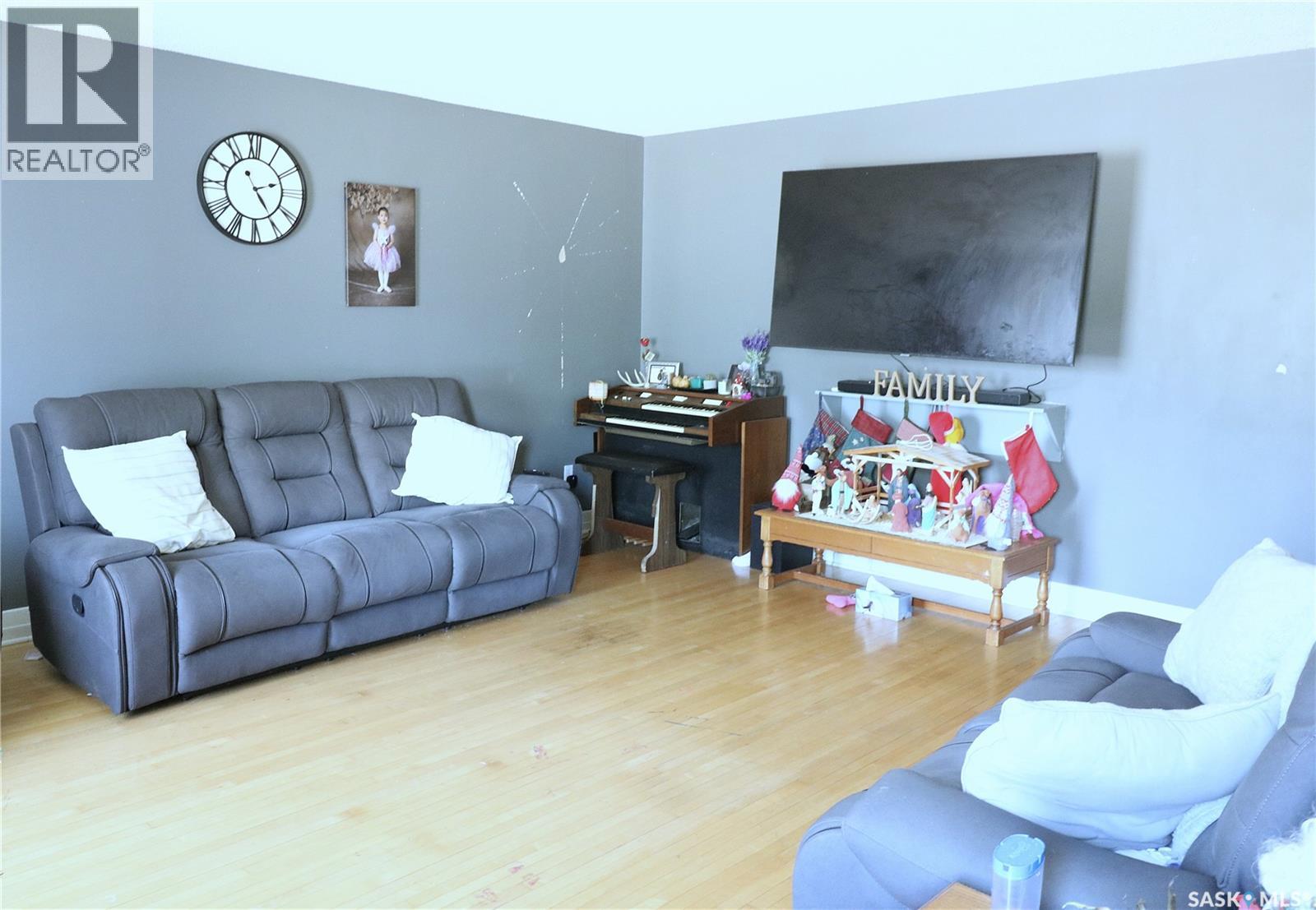 111 Henderson STREET - 10