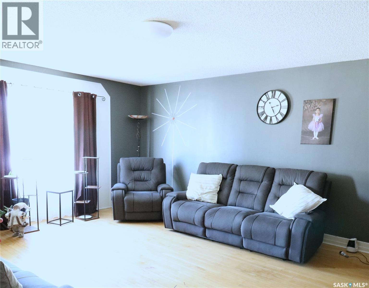 111 Henderson STREET - 11