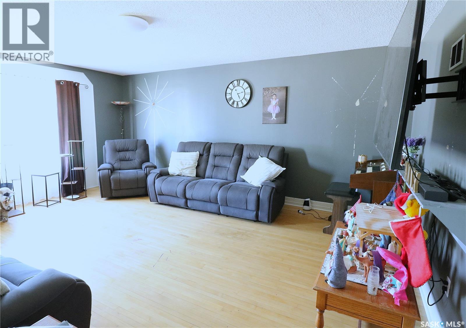 111 Henderson STREET - Image 12