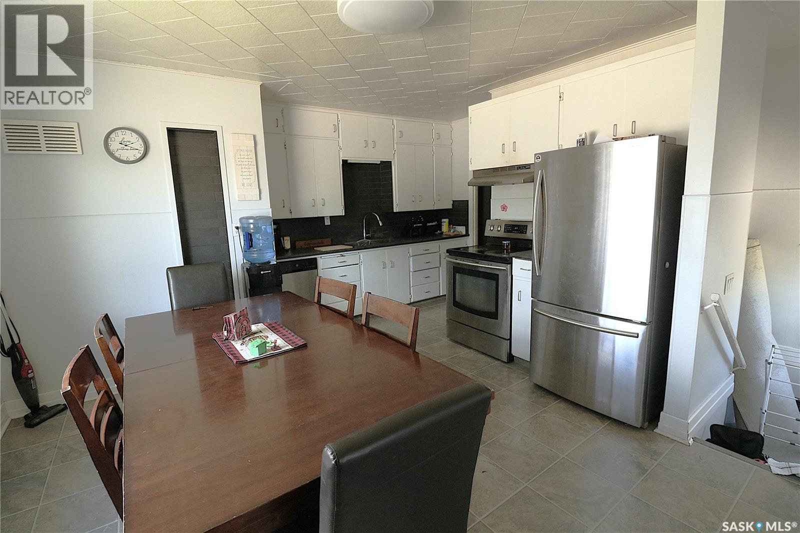 111 Henderson STREET - Image 4