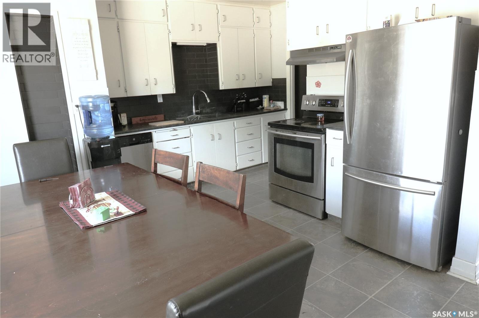 111 Henderson STREET - 8