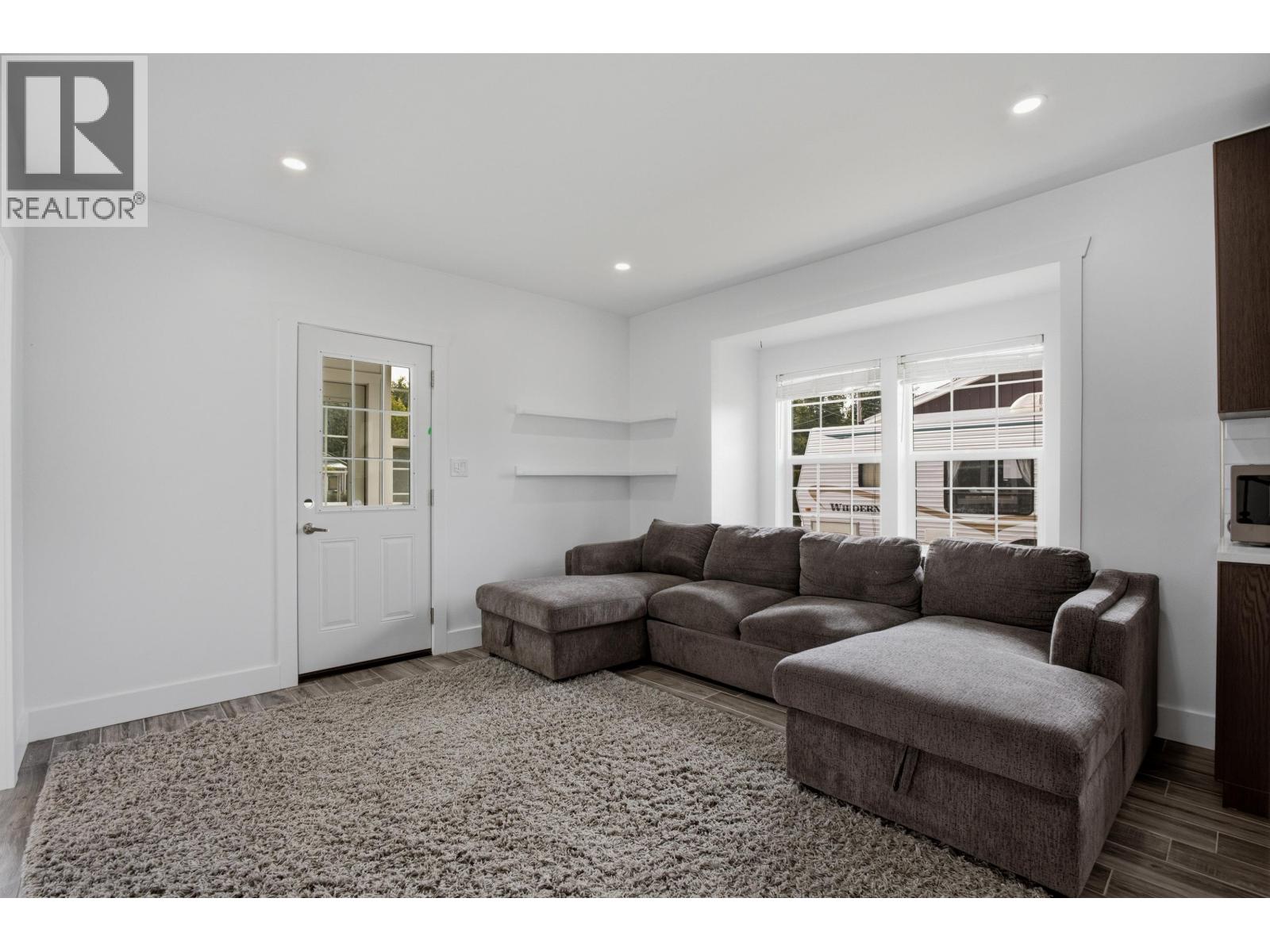 2311 KALUM STREET - 6