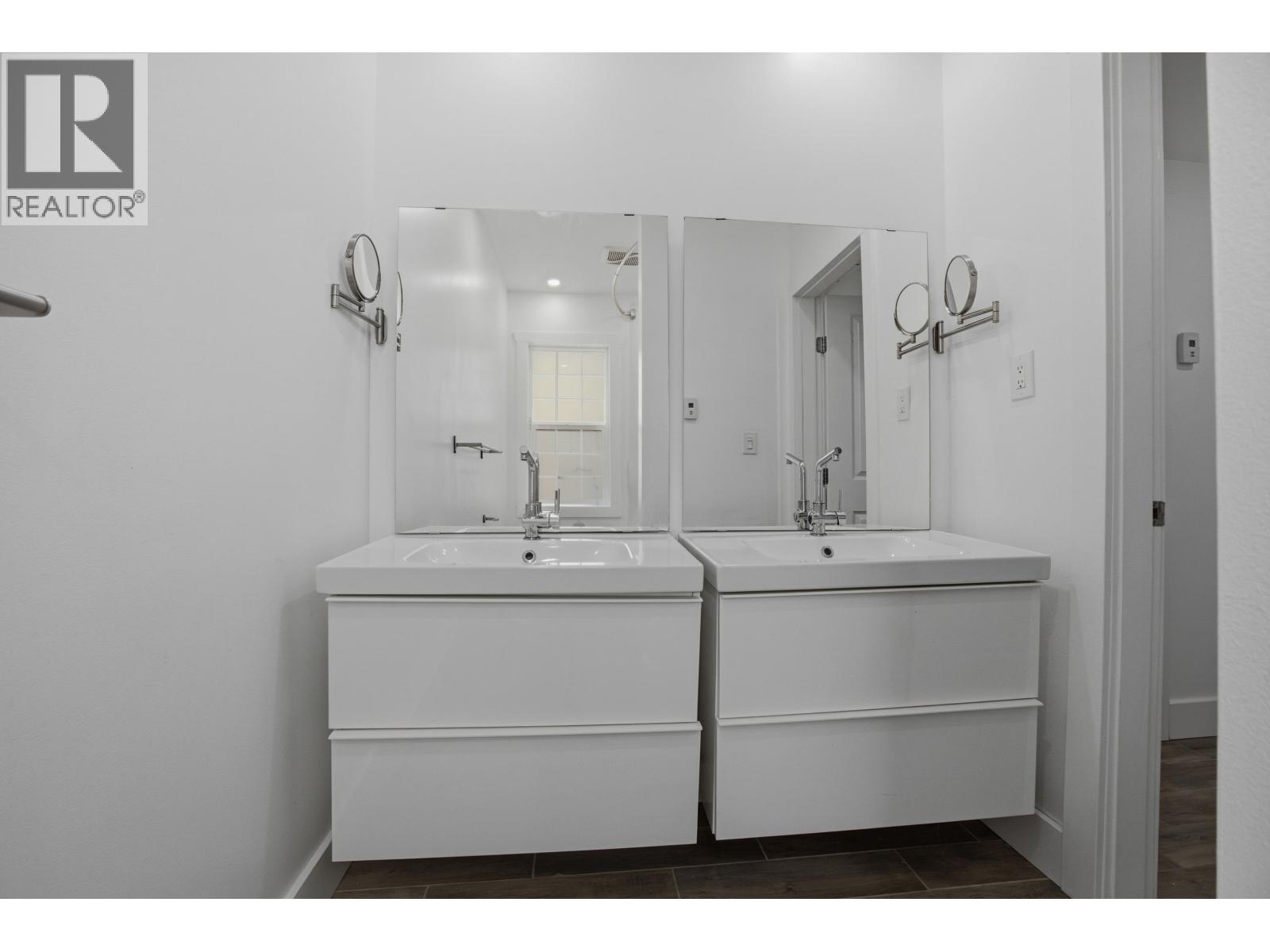 2311 KALUM STREET - 10