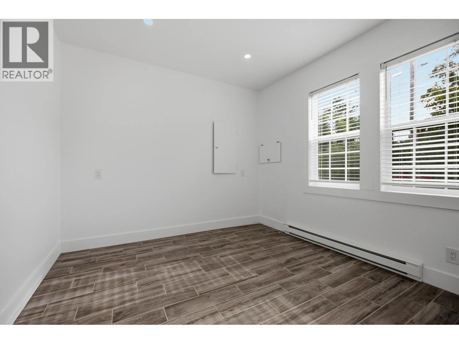 2311 KALUM STREET - 8