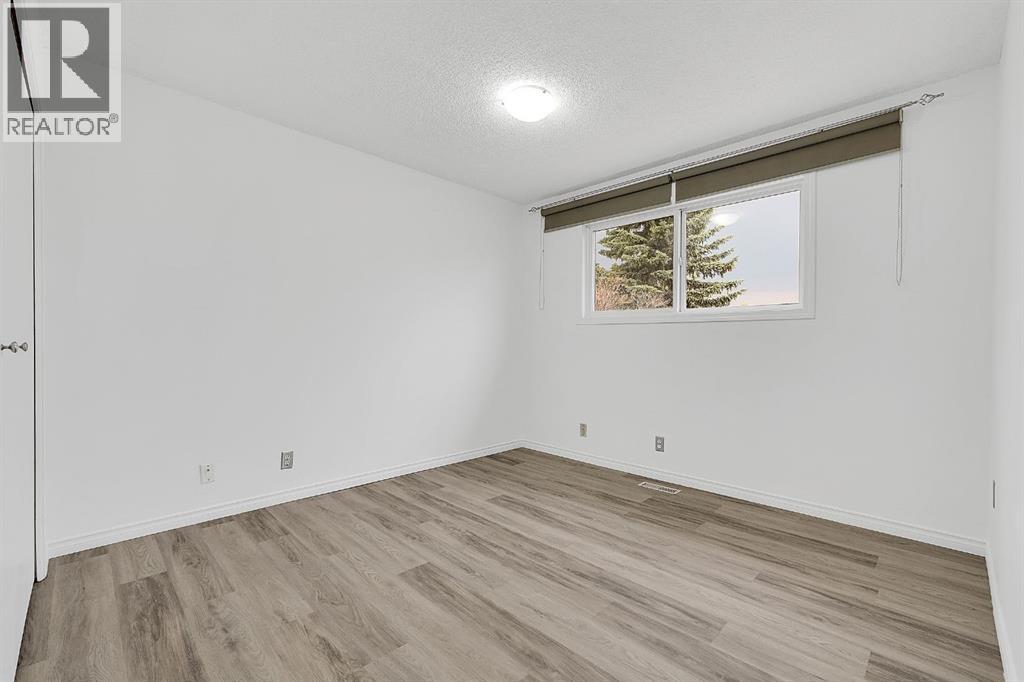 3614 39 Street NE - 15