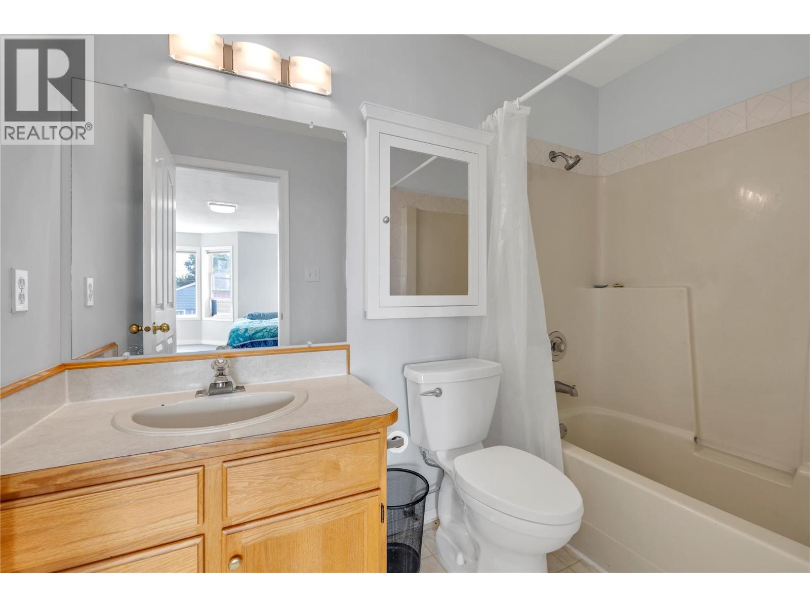 #102 597 Municipal Avenue - 25