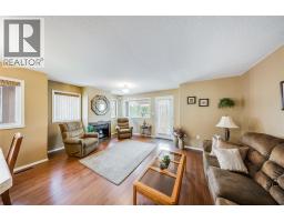 Full bathroom - 7400 Crema Drive, Trail, BC V1R4X6 Photo 9