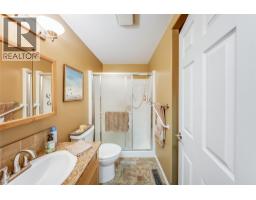 7400 Crema Drive, Trail, BC V1R4X6 Photo 18