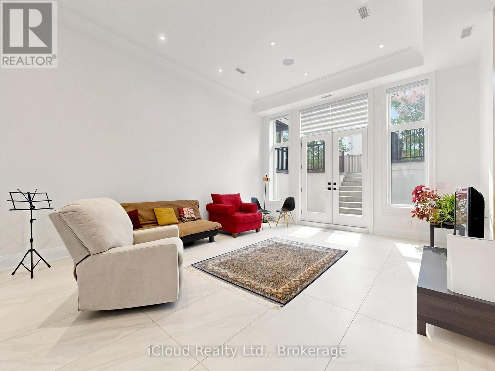 64 RISEBROUGH AVENUE - Image 46