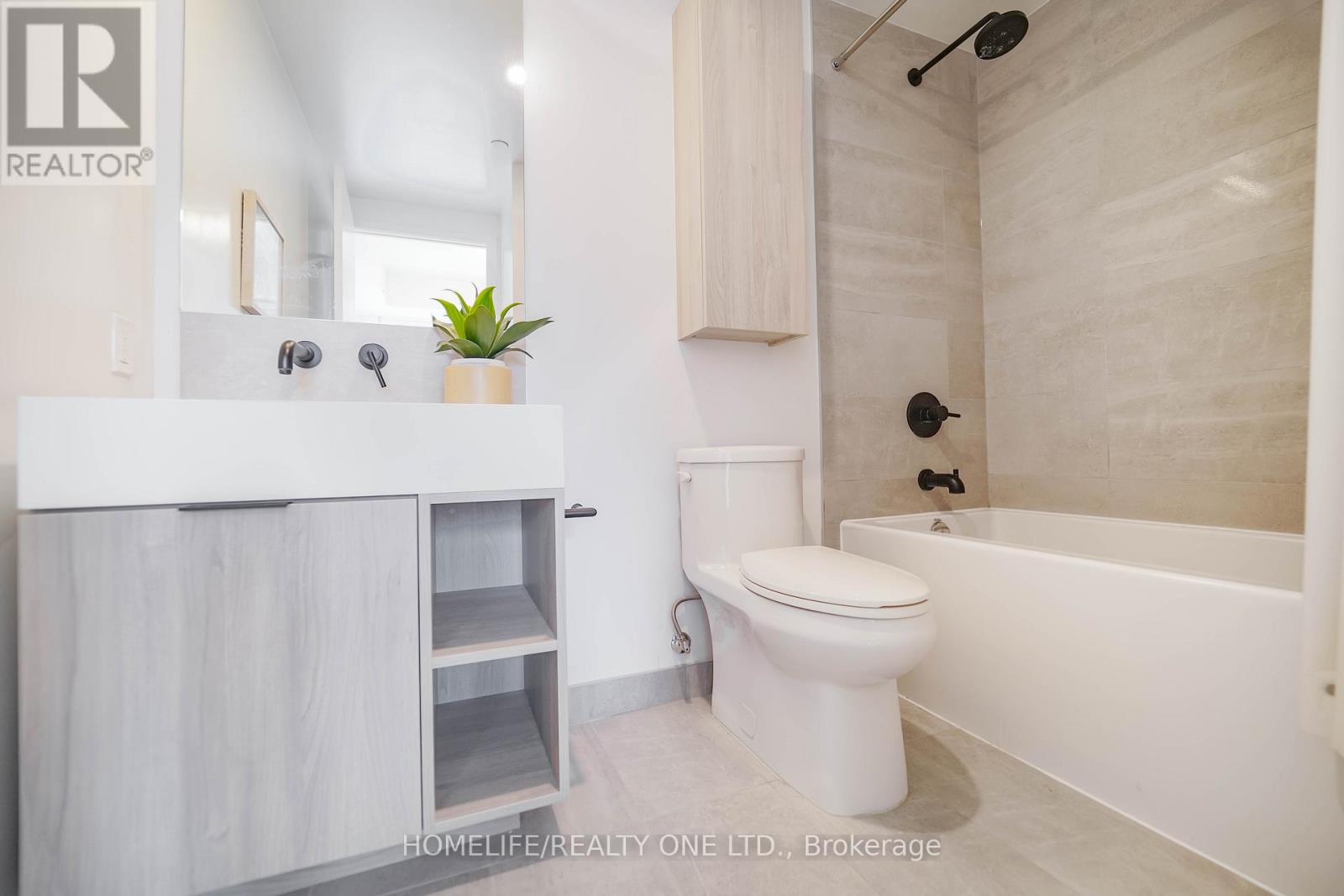 #4803 108 PETER STREET - 34