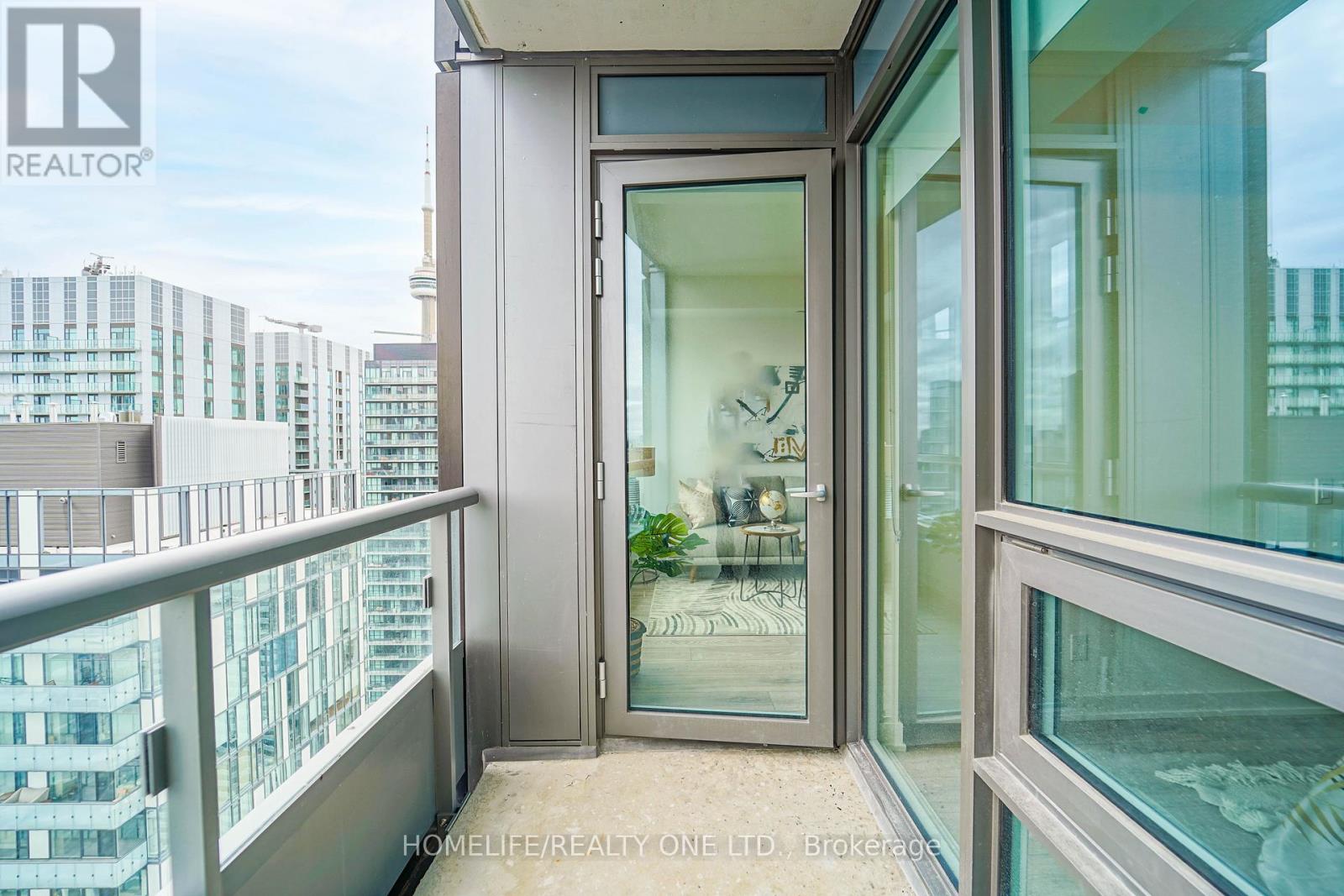 #4803 108 PETER STREET - 38