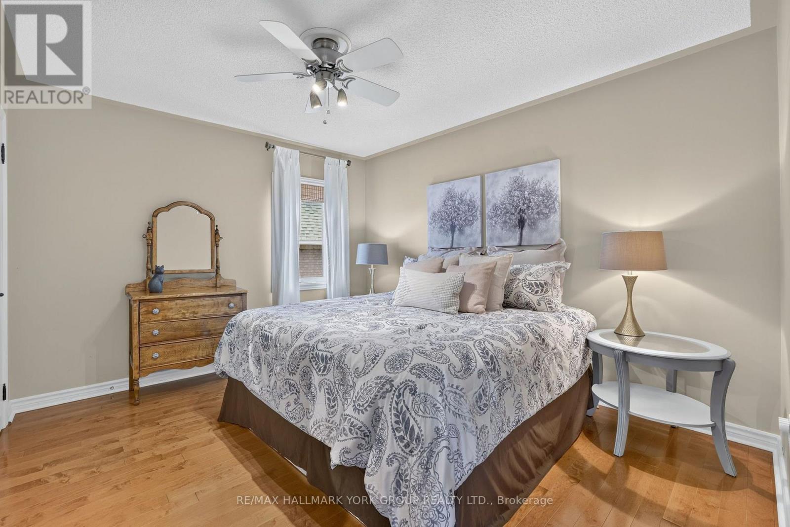 669 KINGSMERE AVENUE - 16