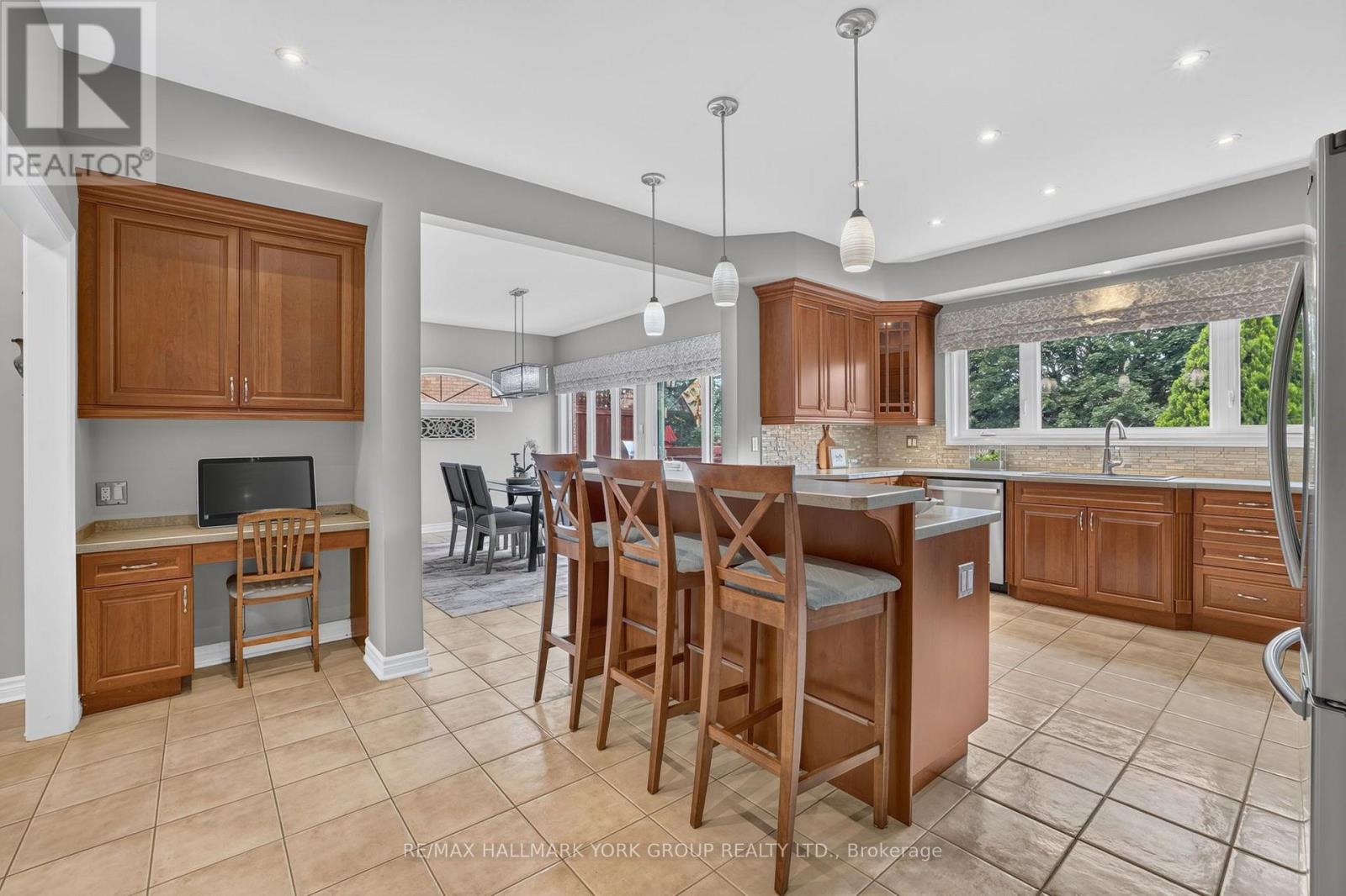 669 KINGSMERE AVENUE - 4