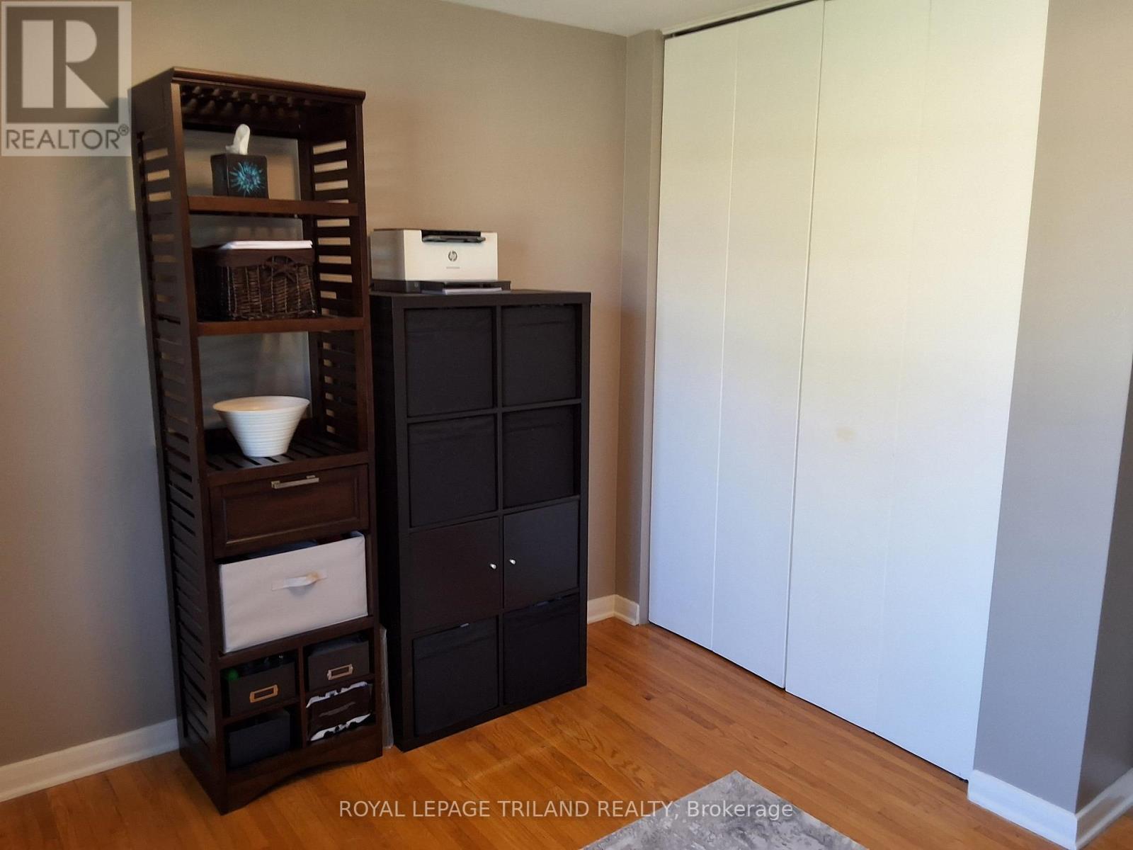 7 BRIARHILL PLACE - 17