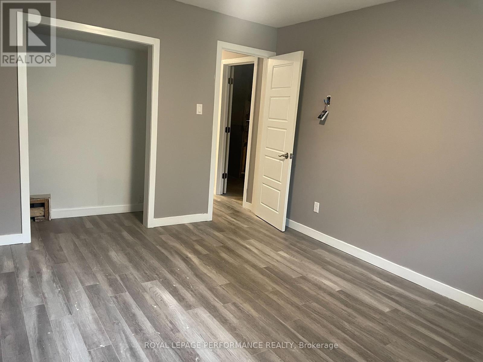 624 DUNDAS CRESCENT - Image 4