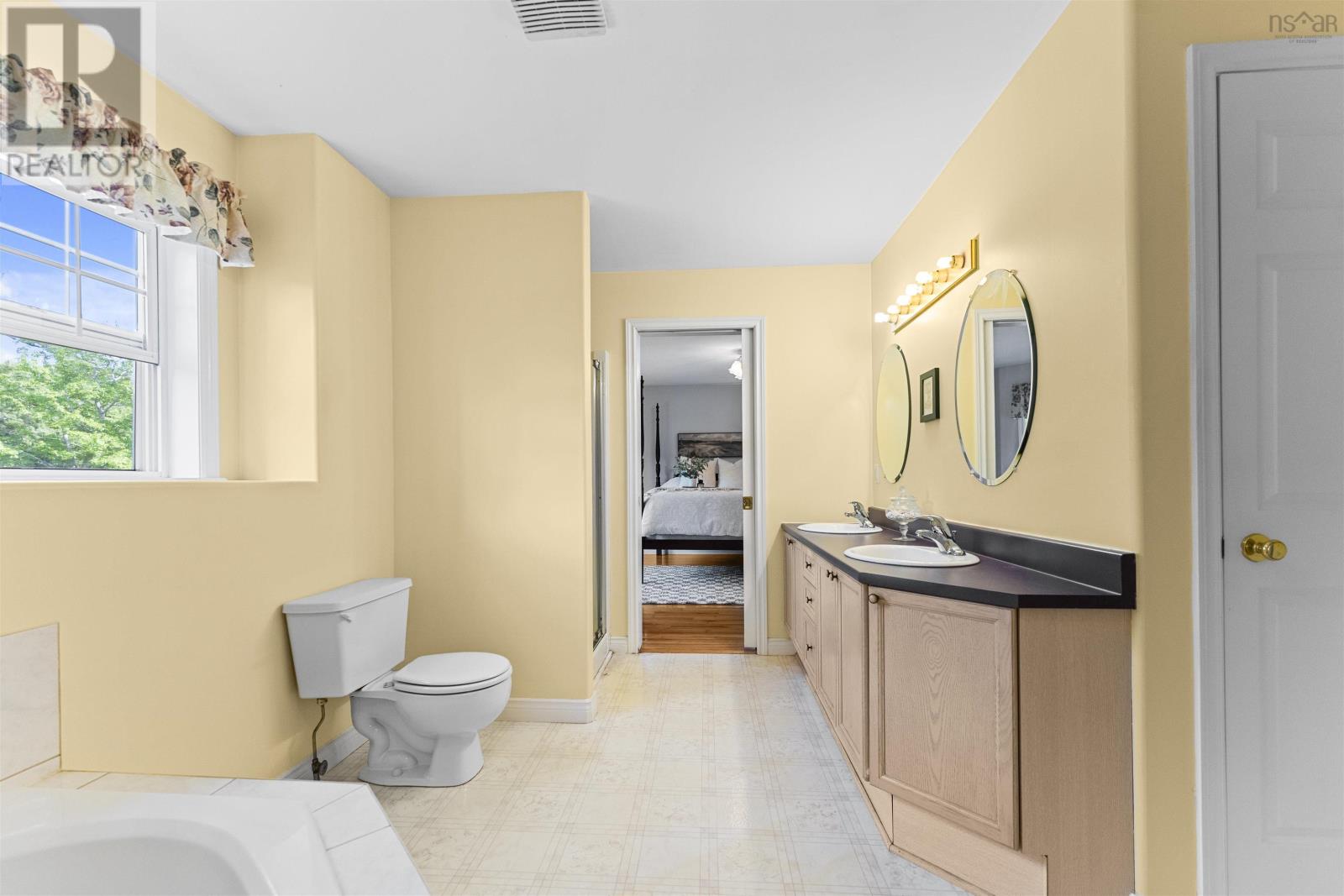 111 St George Boulevard - 33