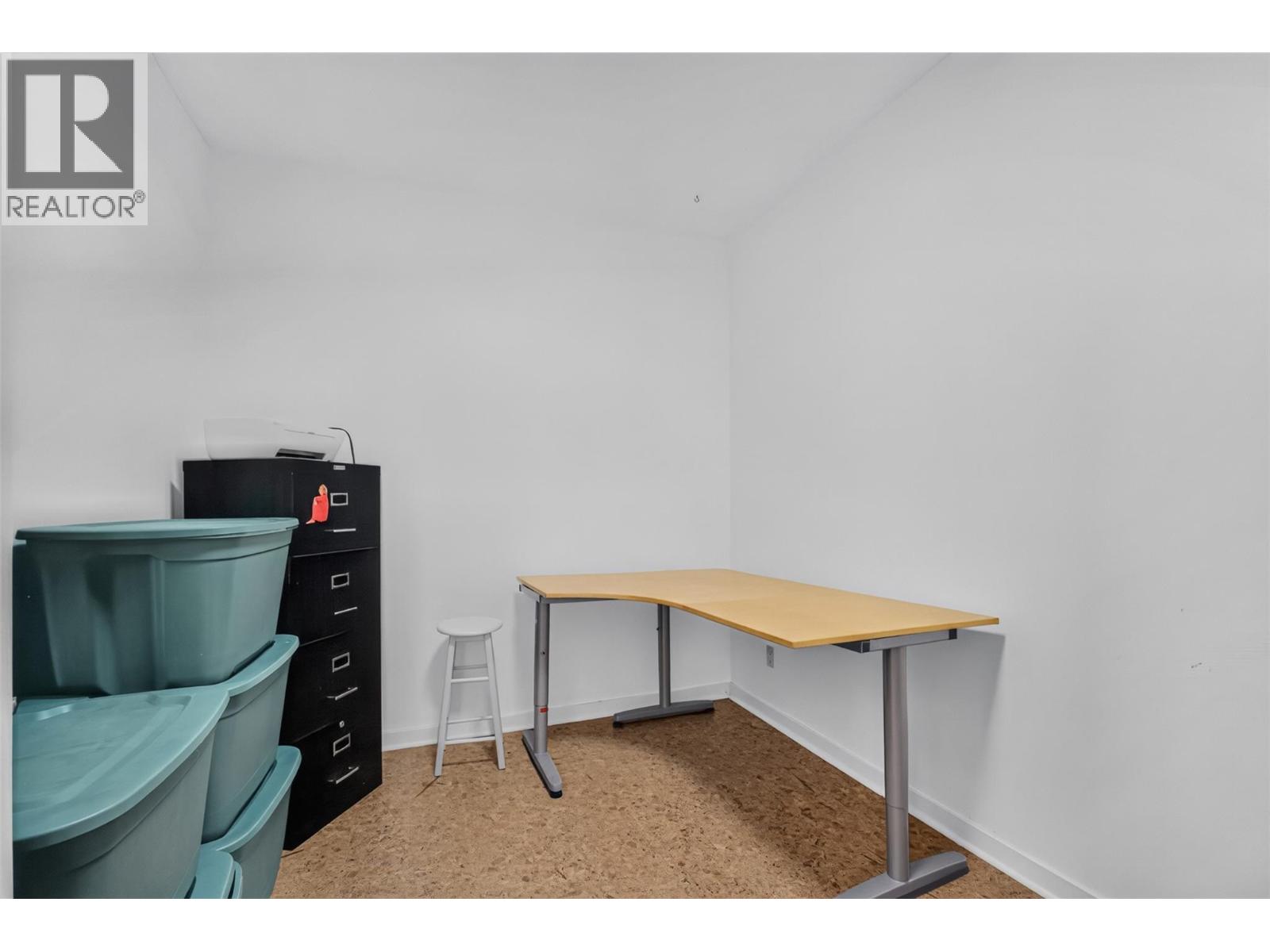 #401 3739 Casorso Road - 11