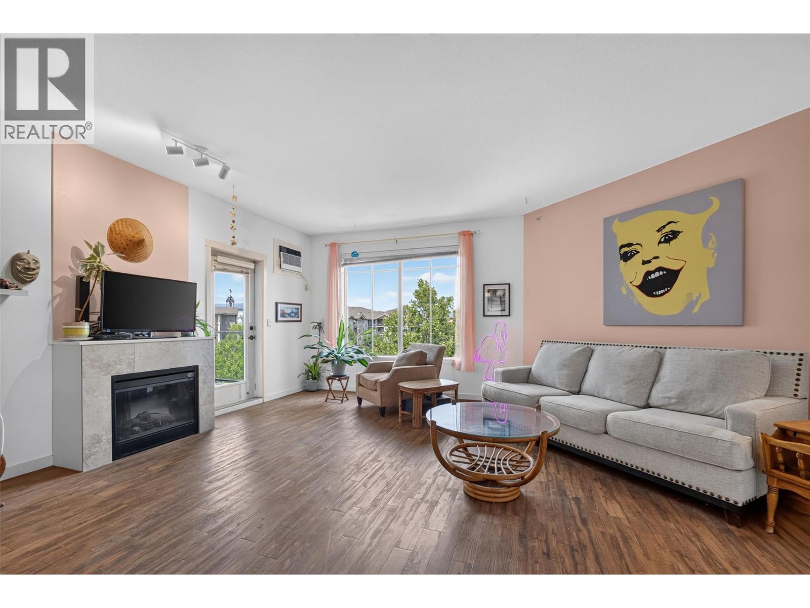 #401 3739 Casorso Road - 4