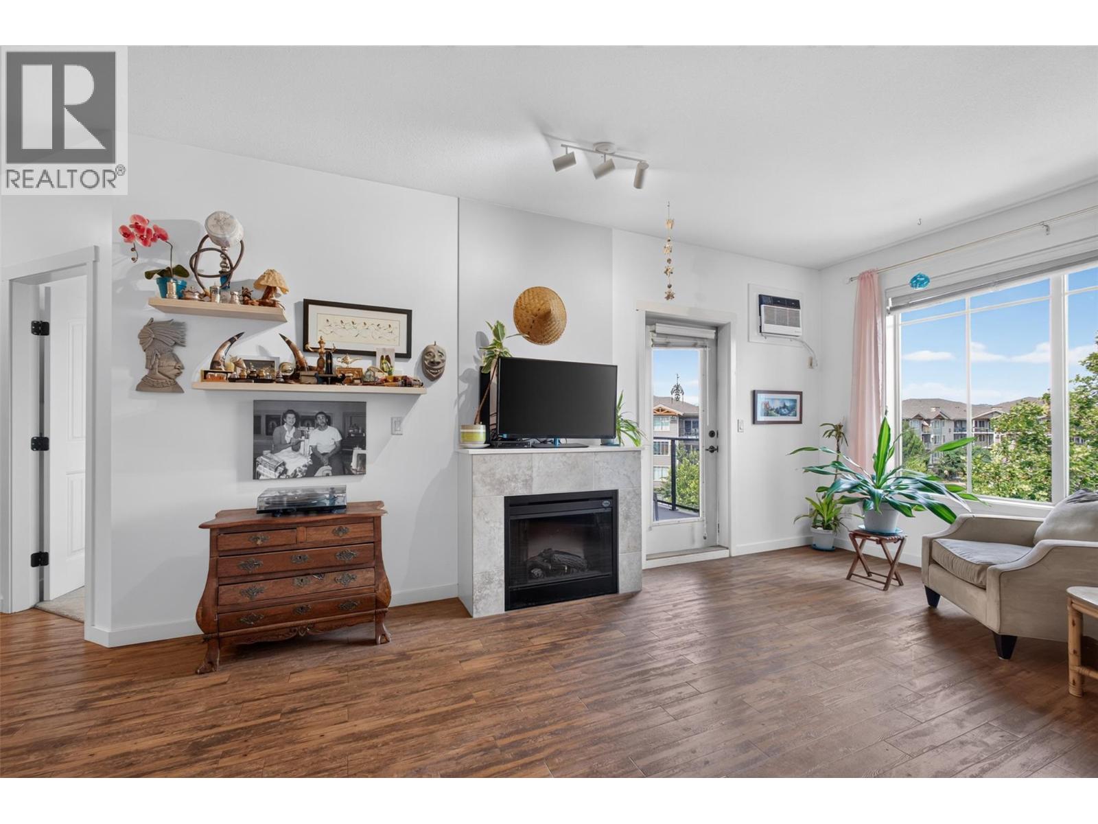 #401 3739 Casorso Road - 5