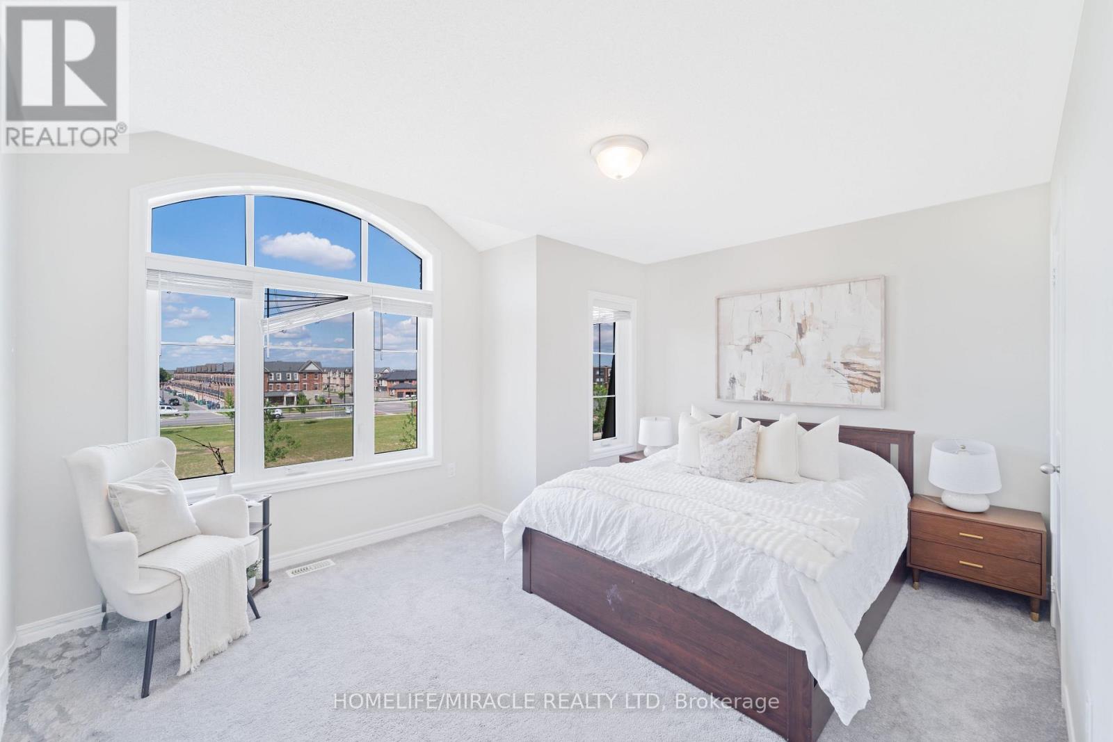 11 FINEGAN CIRCLE - Image 23