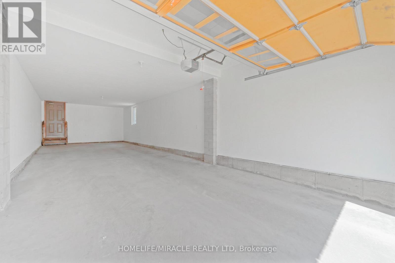 11 FINEGAN CIRCLE - Image 35