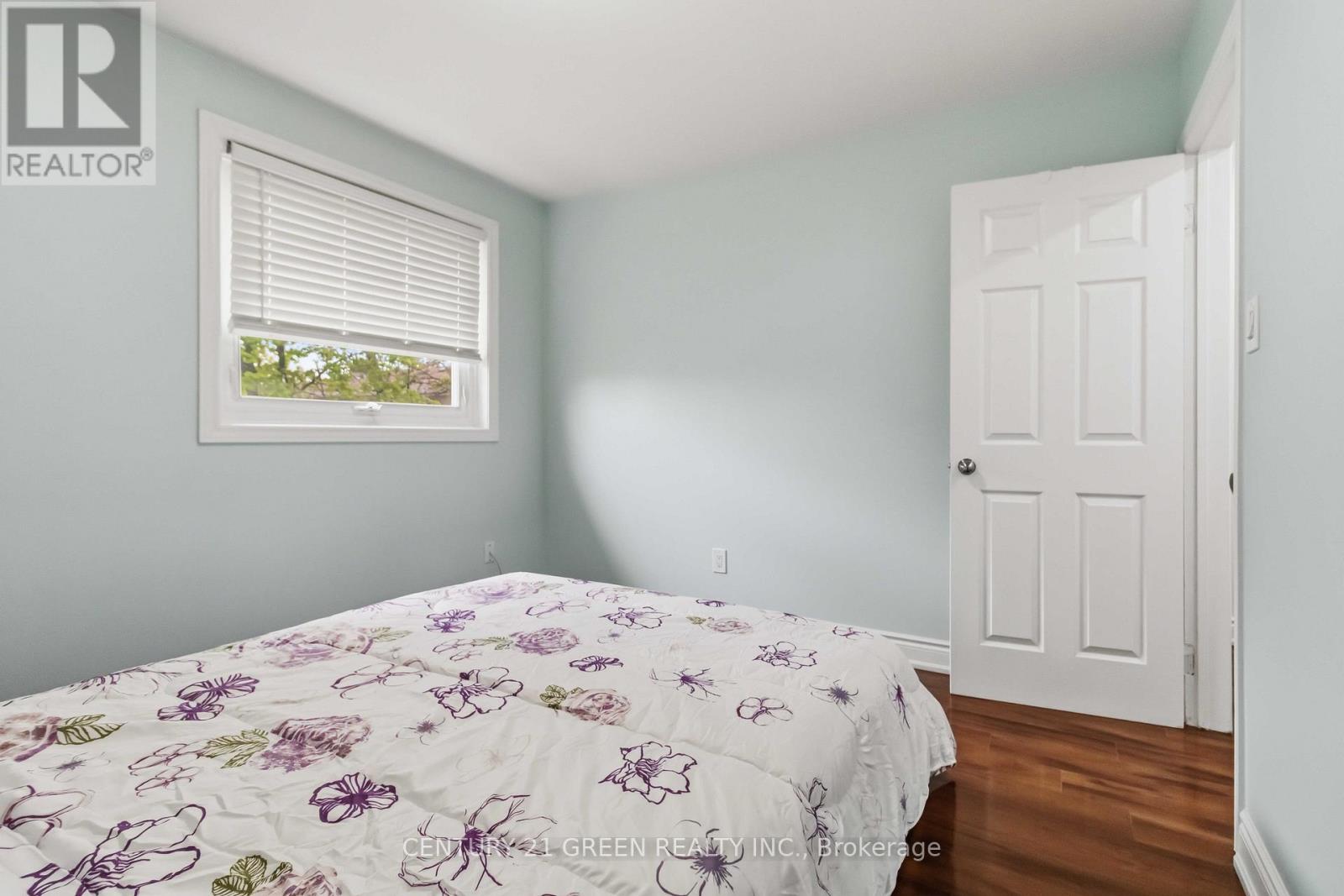 74 DAVENPORT CRESCENT - 24