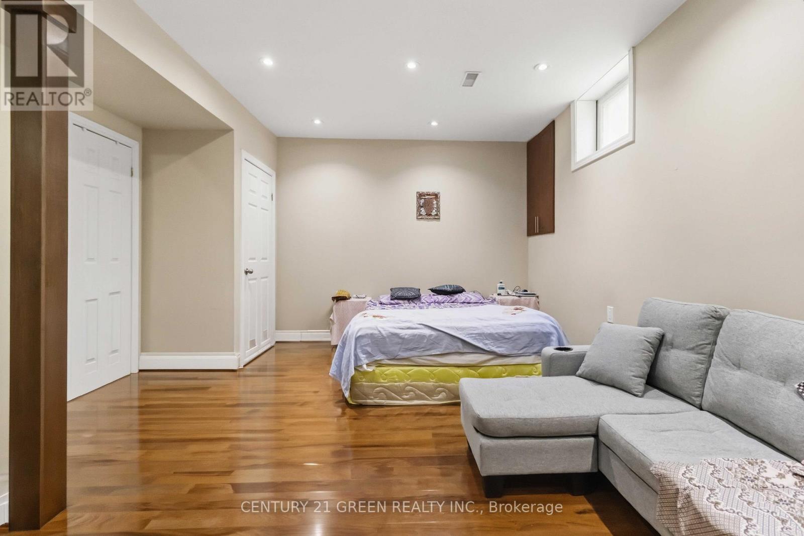 74 DAVENPORT CRESCENT - 30