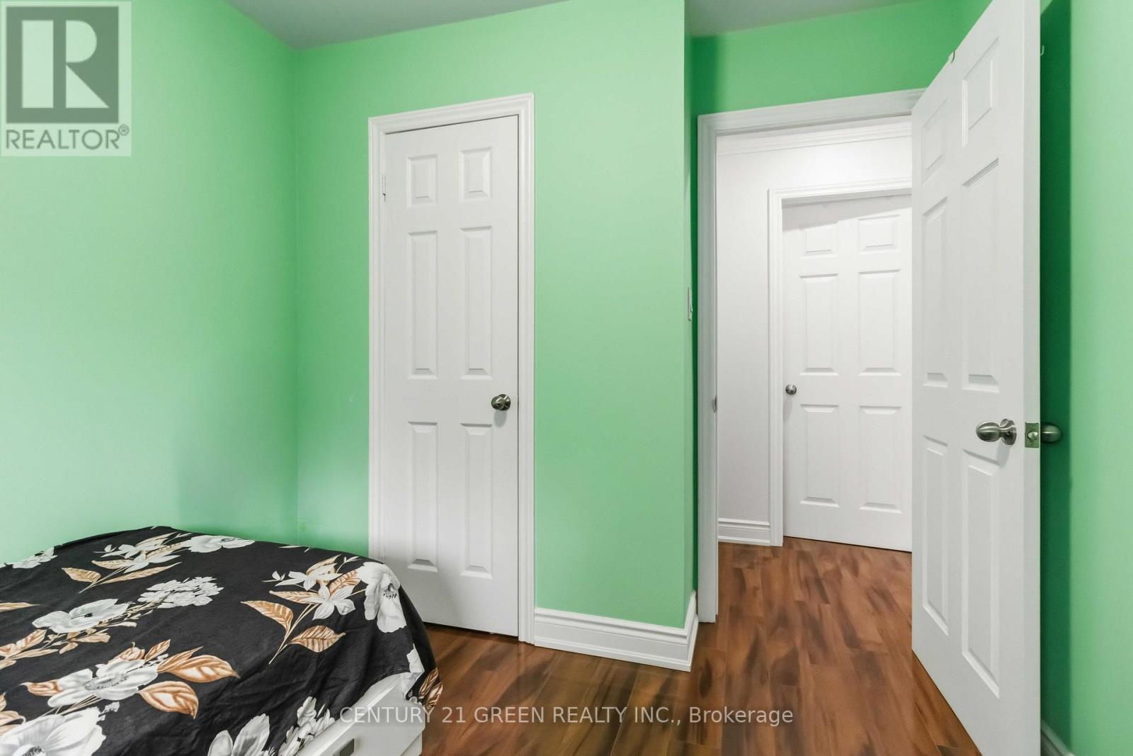 74 DAVENPORT CRESCENT - 35