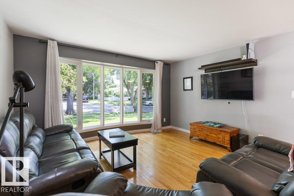 22 BURNHAM AV - Image 10