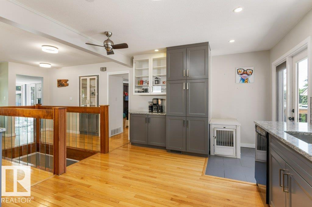 22 BURNHAM AV - Image 19