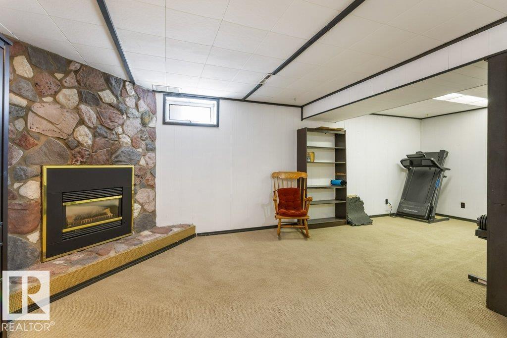 22 BURNHAM AV - Image 30