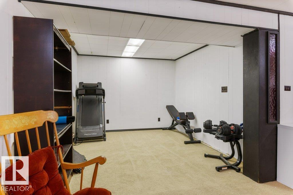 22 BURNHAM AV - Image 32