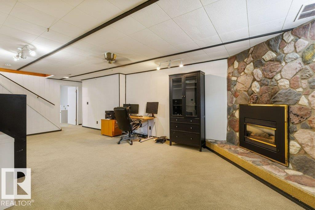 22 BURNHAM AV - Image 33