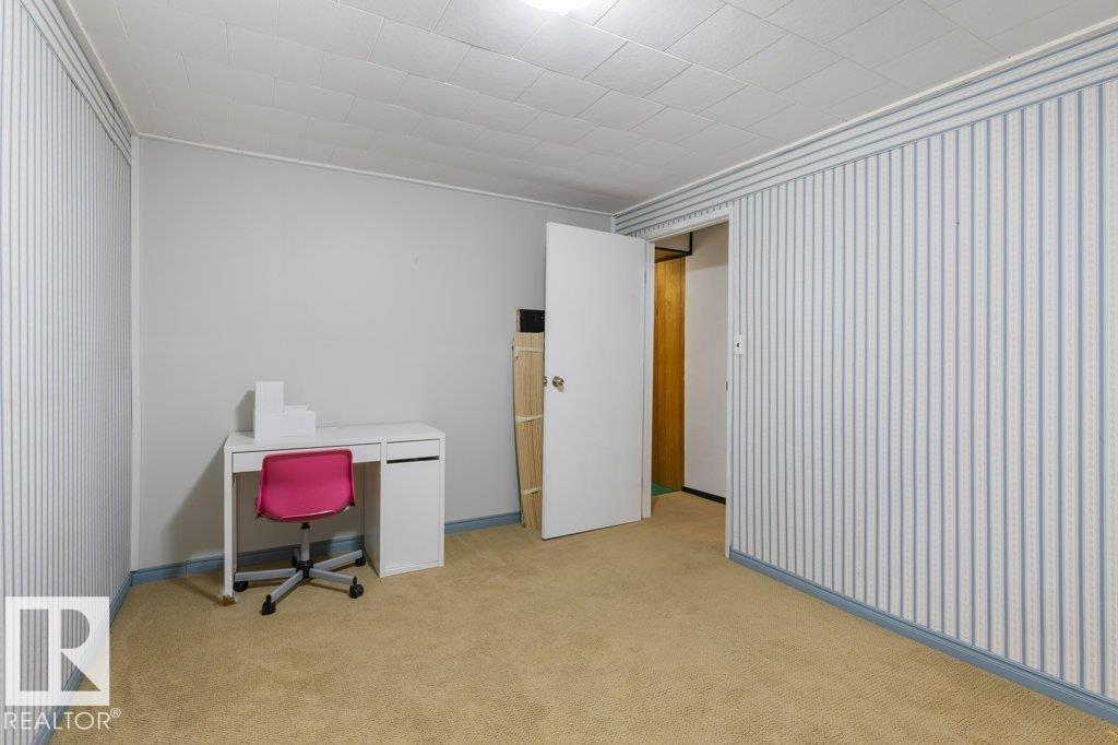 22 BURNHAM AV - Image 39