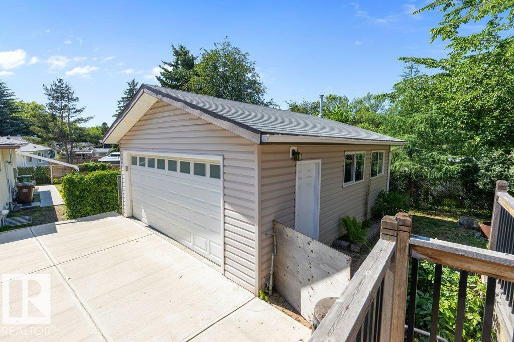 22 BURNHAM AV - Image 40