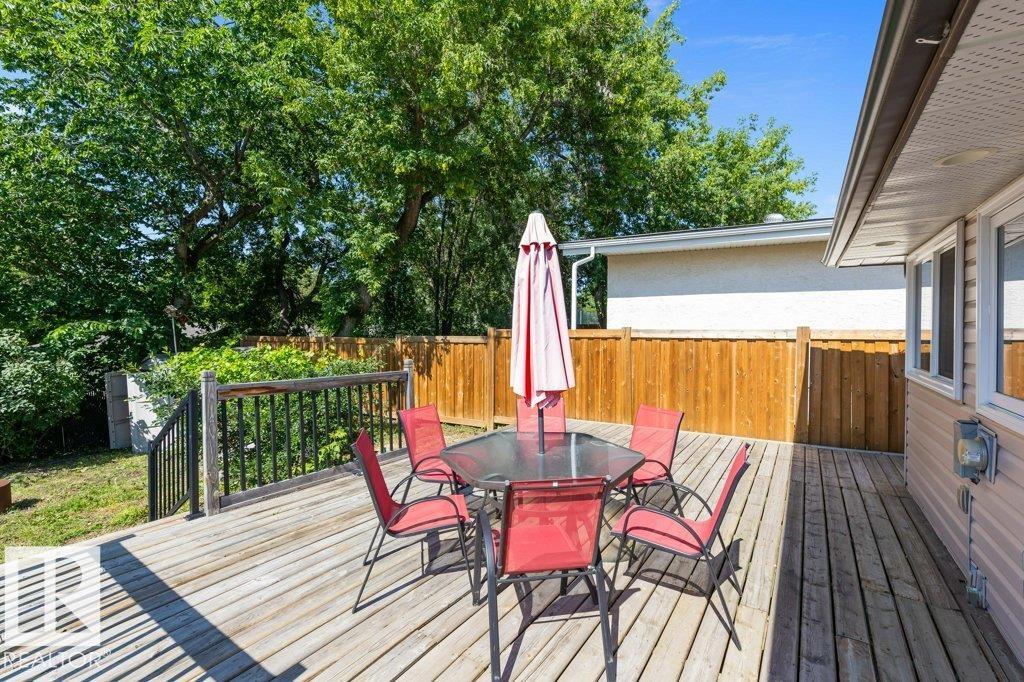 22 BURNHAM AV - Image 41