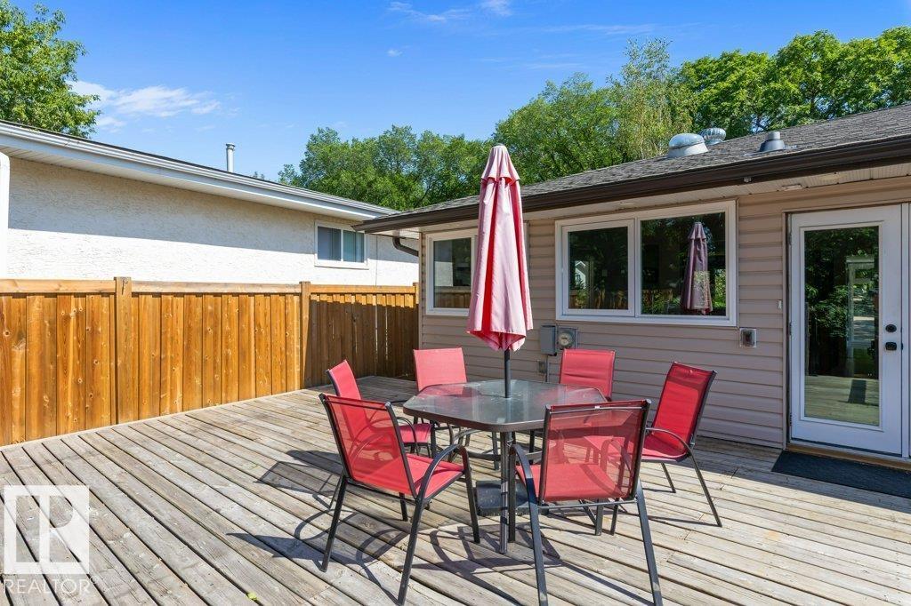 22 BURNHAM AV - Image 45
